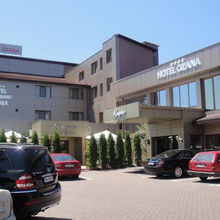 Hotel Ozana Бистрица Экстерьер фото