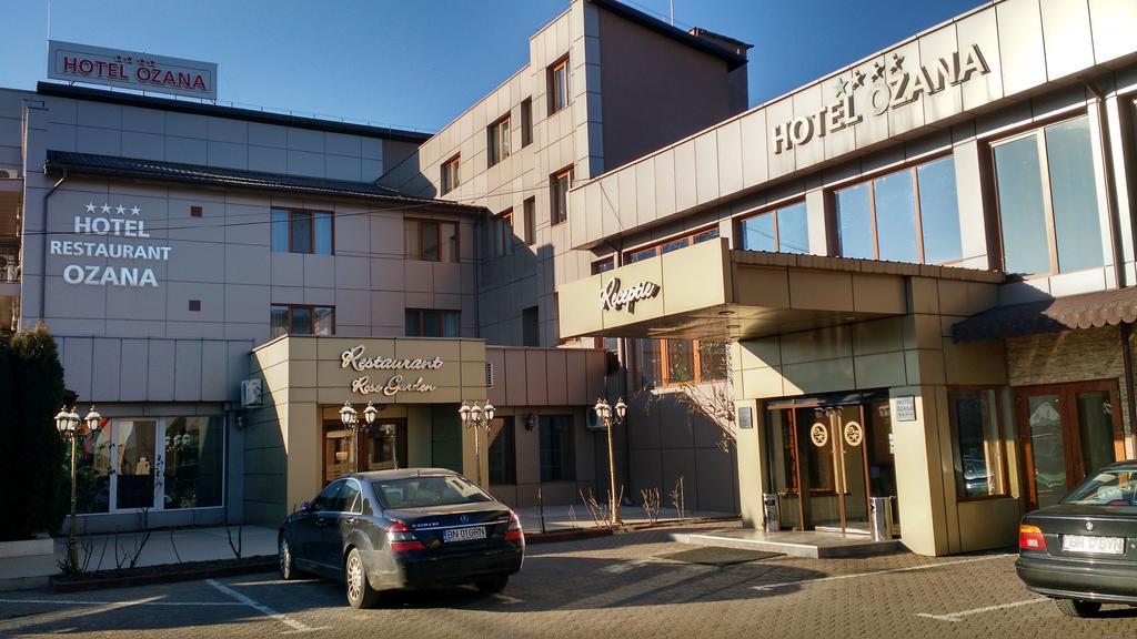 Hotel Ozana Бистрица Экстерьер фото